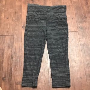Maternity capri leggings